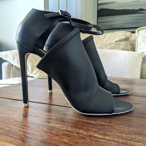 BALENCIAGA Leather Peep-Toe Booties - Picture 5 of 8